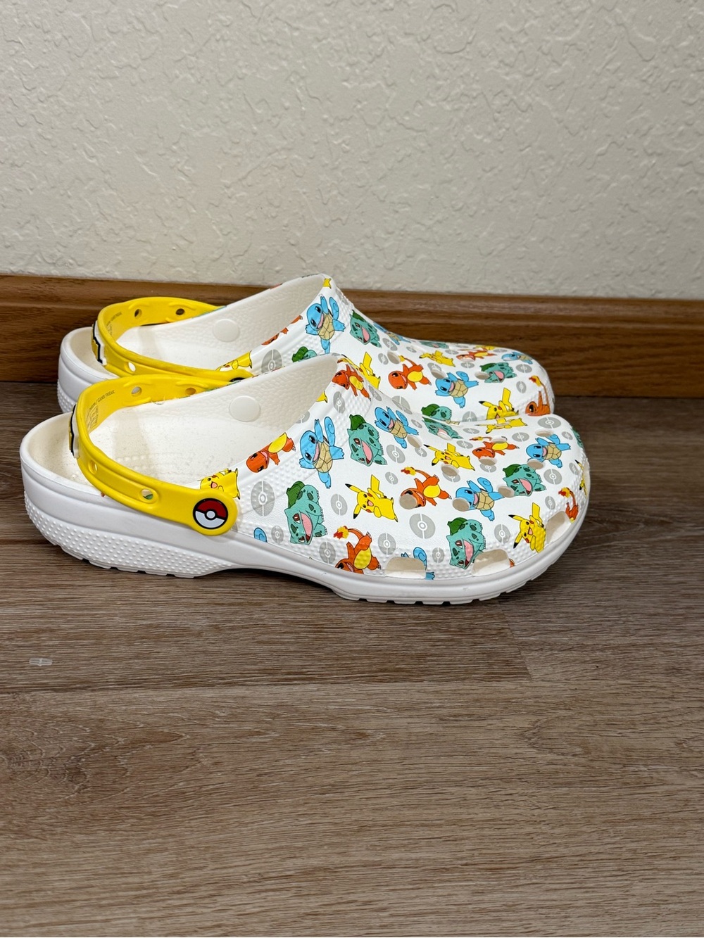 Crocs Classic Pokémon 2 Clog Size M9 W11 NWT Limited Edition Pikachu White